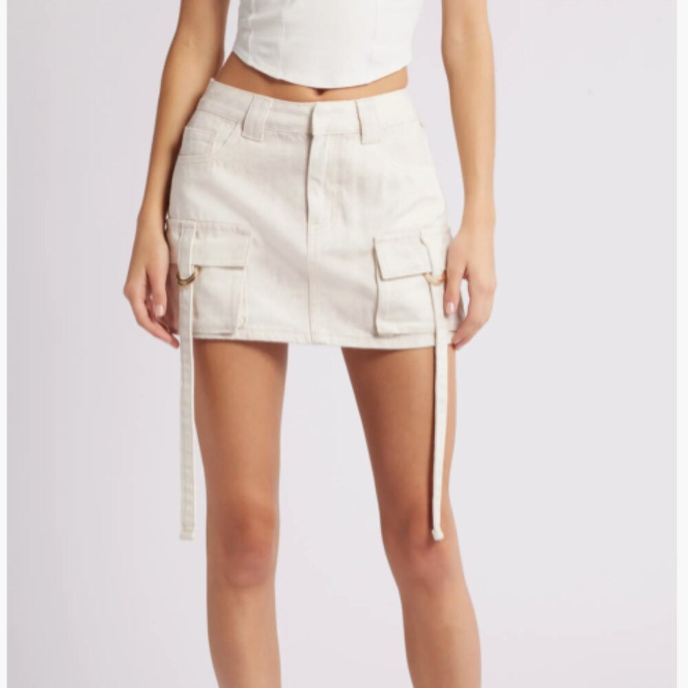 SHEIN White Cargo Mini Skirt – Size Medium